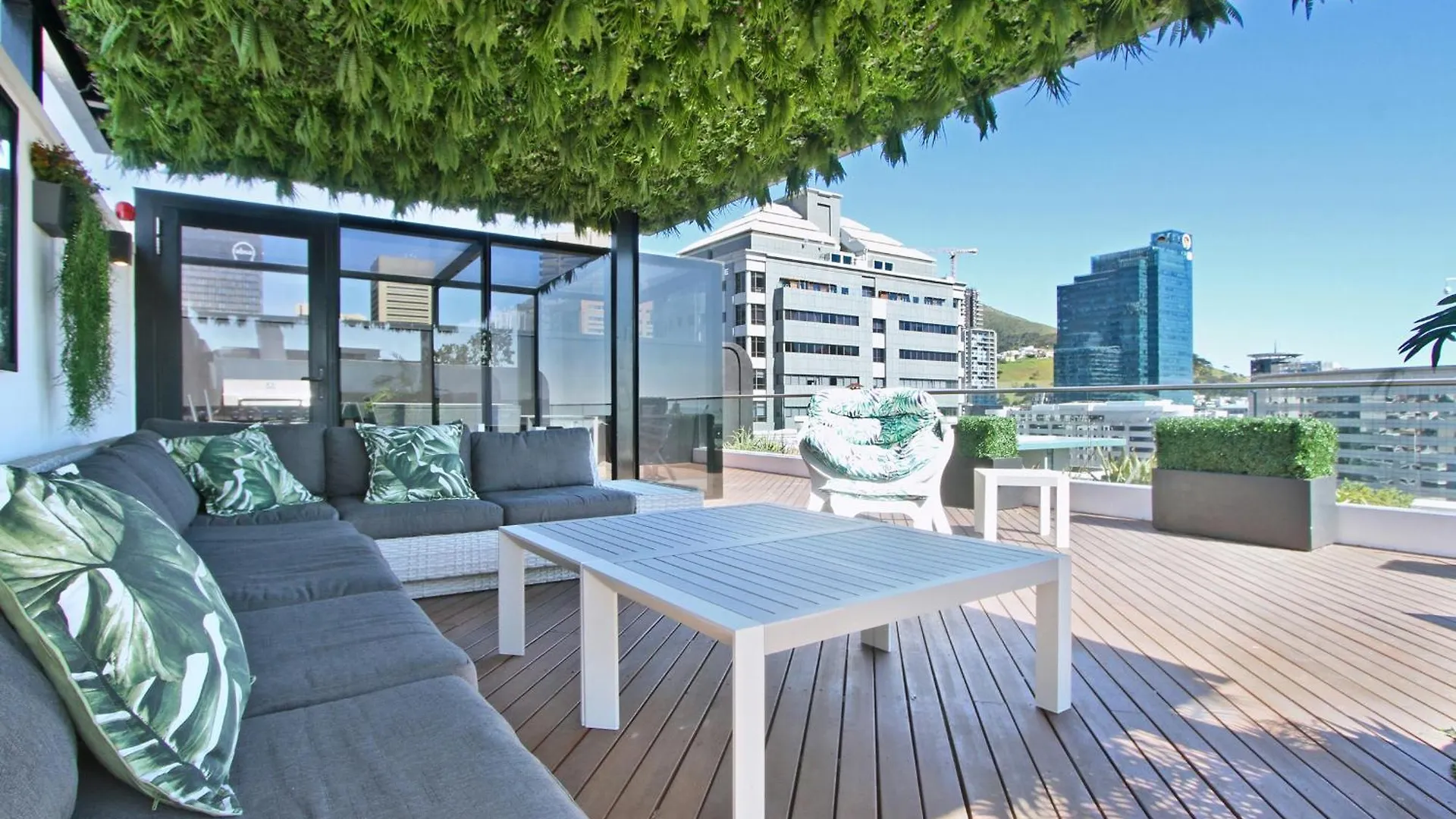 Penthouse Henning@The Onyx Apartment Cape Town